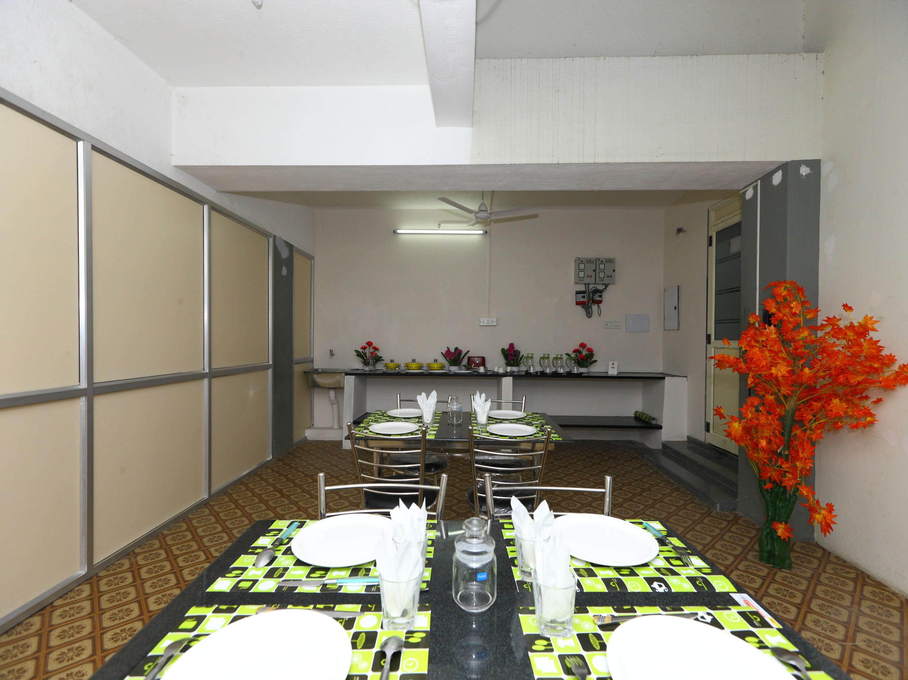 Oyo 9260 Olive Castles Inn Csennai Kültér fotó